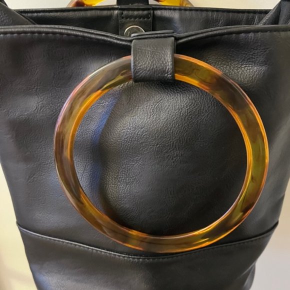 Street Level Black Leather Purse with Removable Strap and Tortoise Shell Handles - Picture 3 of 9